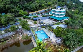 Rock Hut Tabor Hills Resort Vagamon